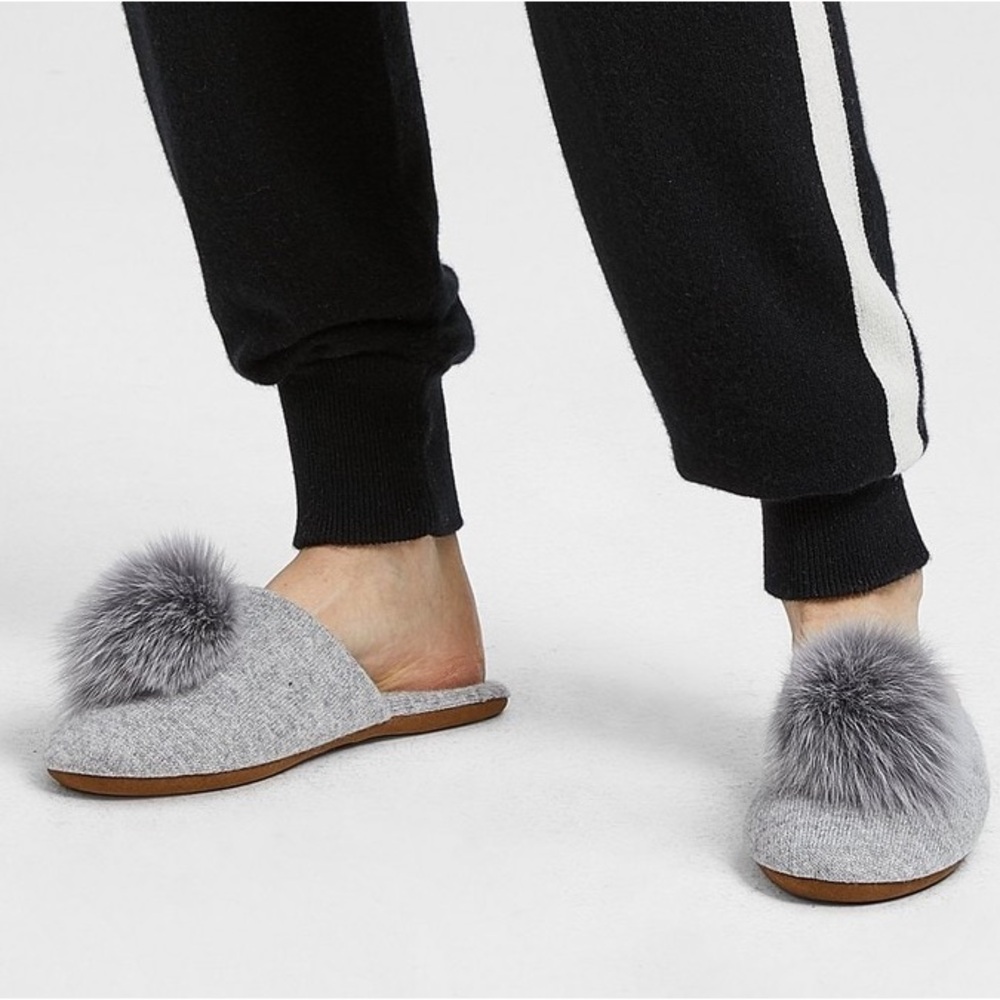 NWOT - RARE Minnie Rose Heather Grey Cashmere Slippers Fox Fur Pom Pom Size 8–10